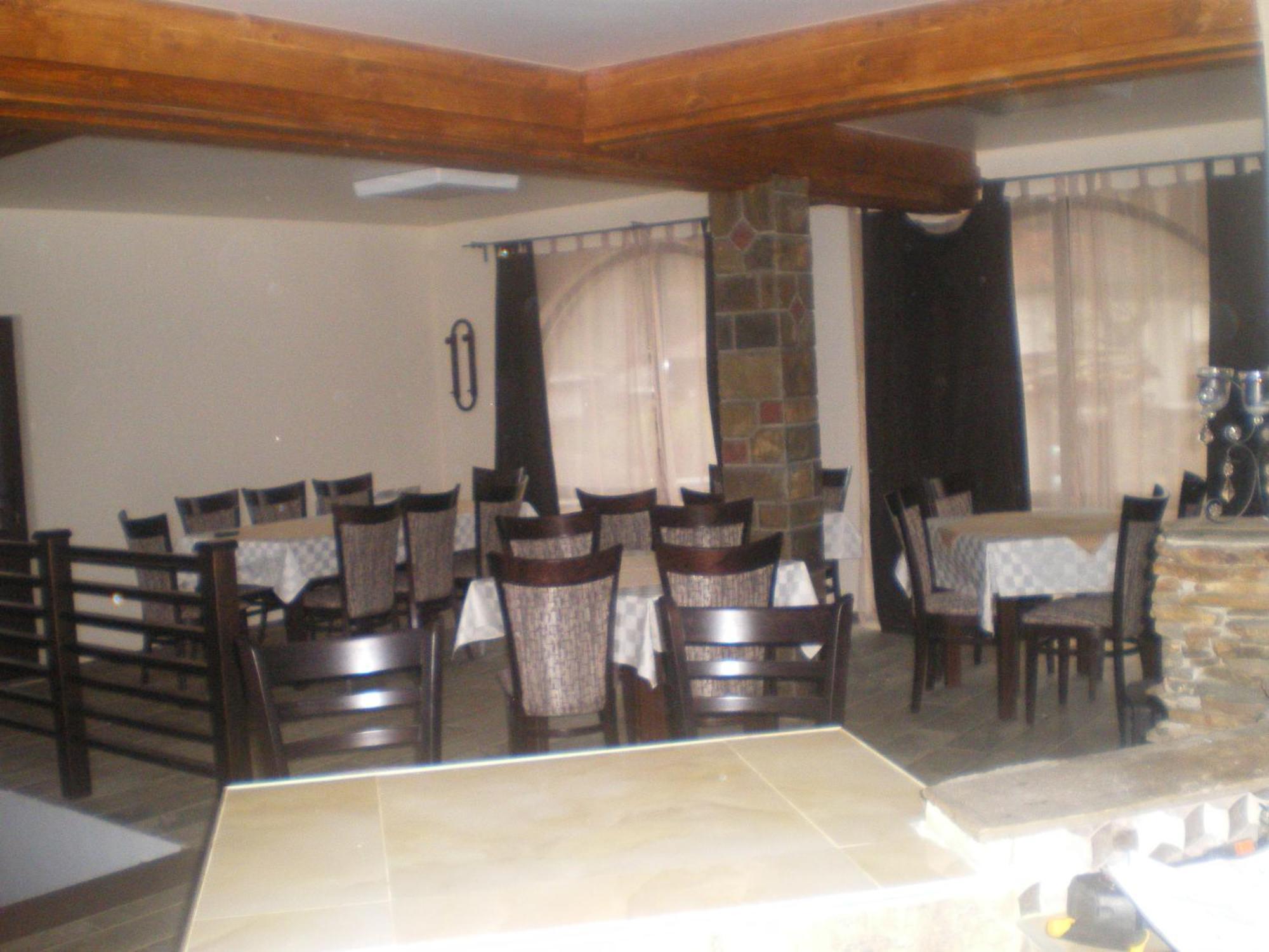 Family Hotel Balkana Apriltsi  Luaran gambar