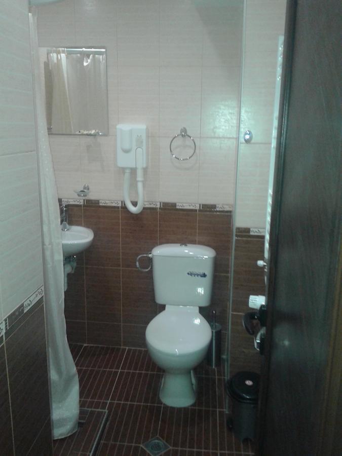 Family Hotel Balkana Apriltsi  Luaran gambar