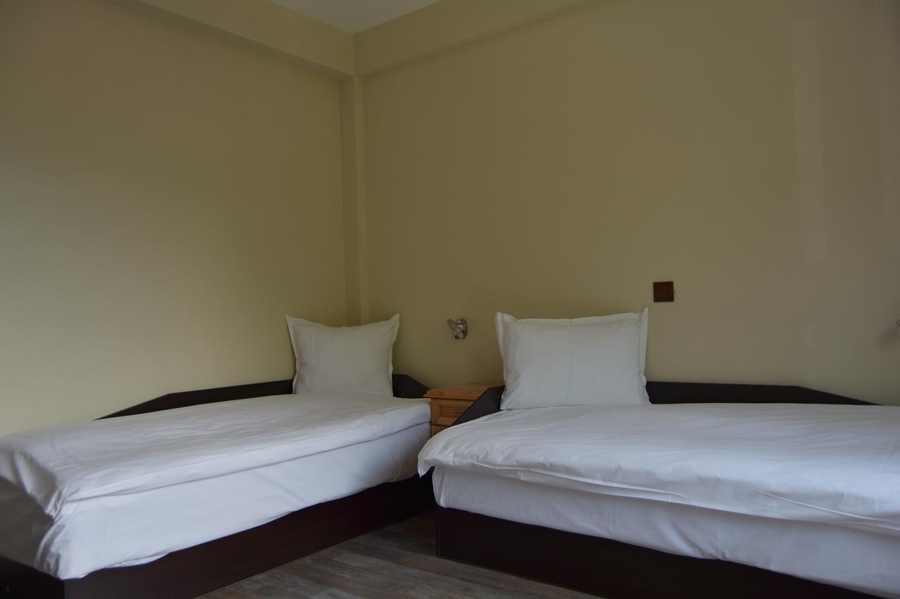 Family Hotel Balkana Apriltsi  Luaran gambar