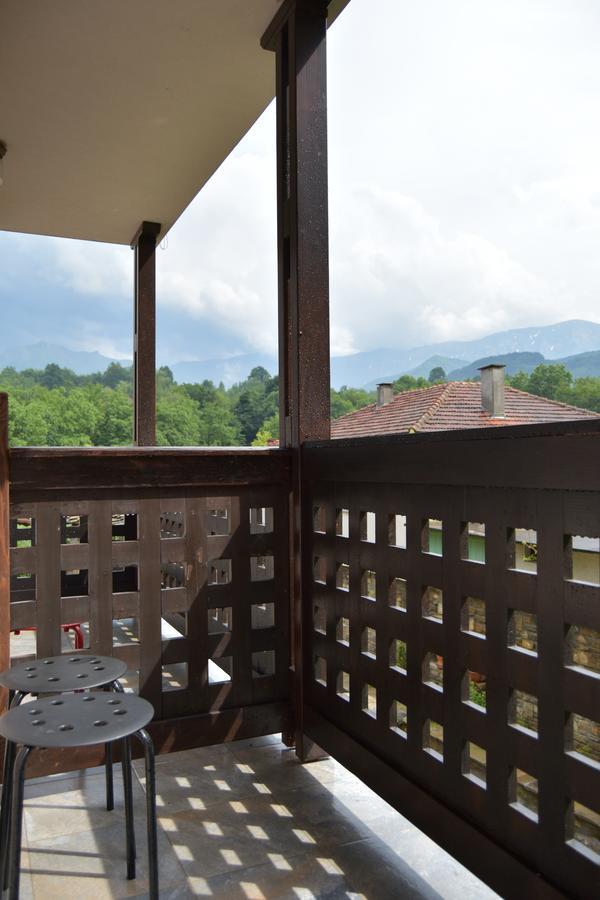 Family Hotel Balkana Apriltsi  Luaran gambar