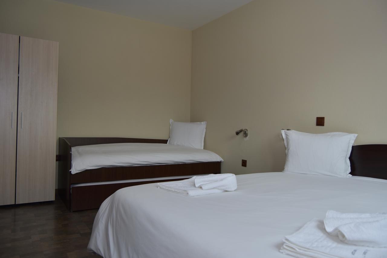 Family Hotel Balkana Apriltsi  Luaran gambar