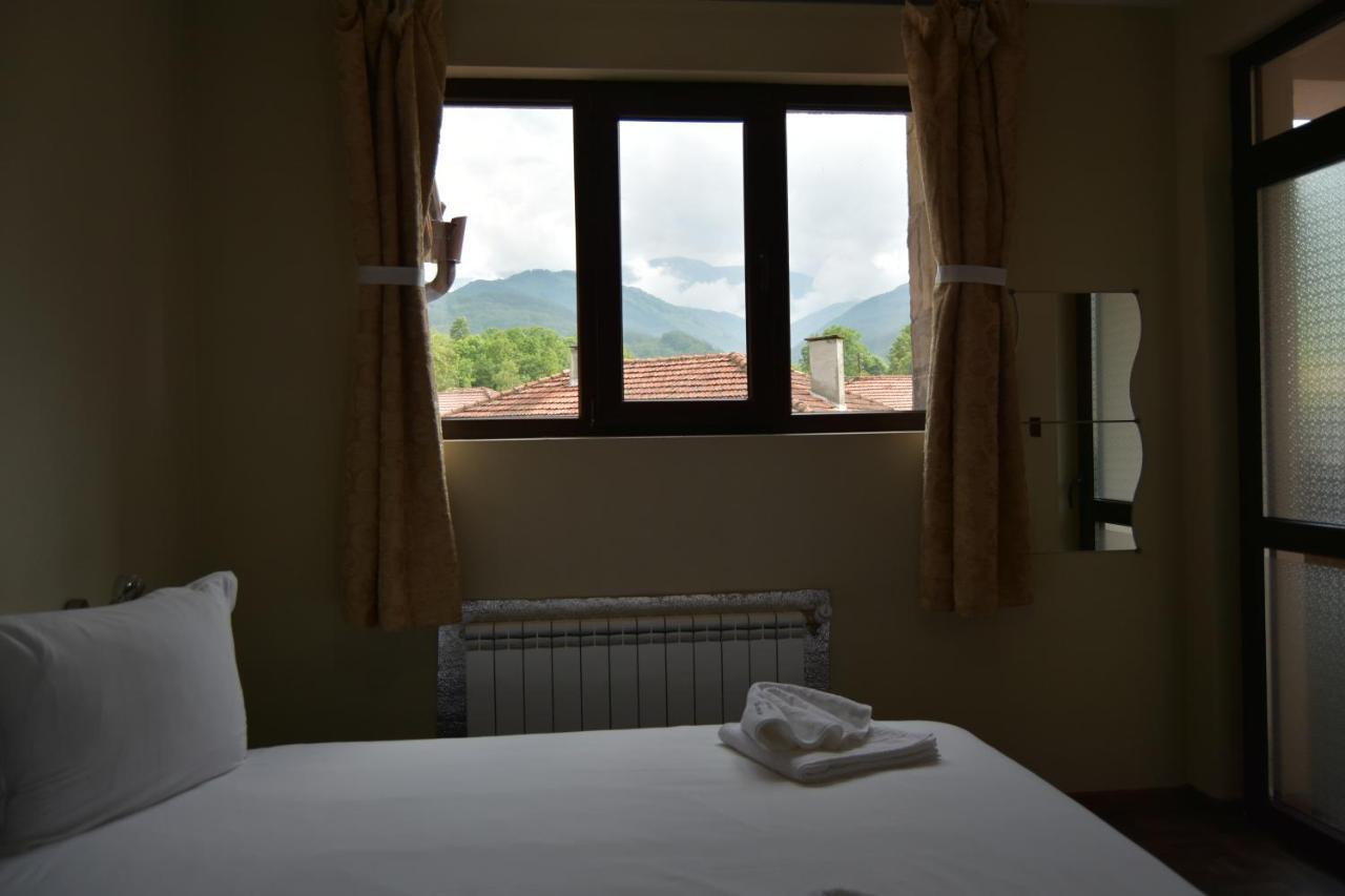 Family Hotel Balkana Apriltsi  Luaran gambar