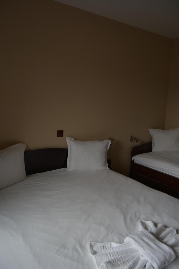 Family Hotel Balkana Apriltsi  Luaran gambar